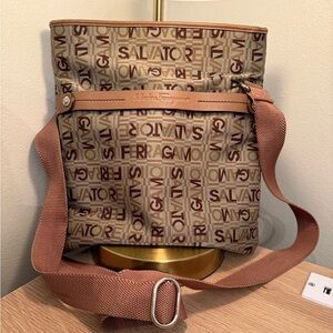 🤎EUC🤎 Salvatore Ferragamo Tan and Brown Logo Messenger Bag